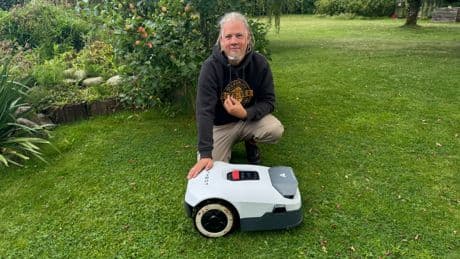 Anthbot Genie im Test: Diese Mähroboter sparen Draht und Geld!