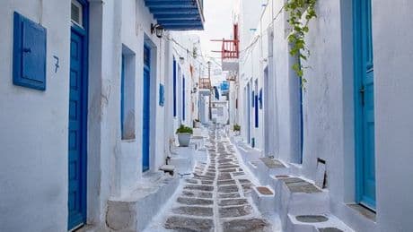 Foreign Office issues warning to anyone staying overnight in Greece