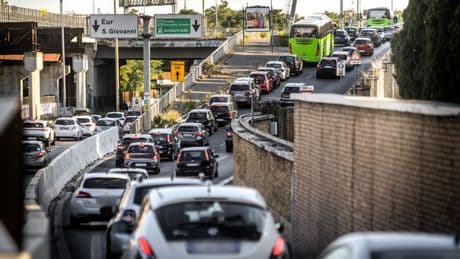 Traffico, bollino nero sabato 2 agosto: scatta l'esodo. Quando partire? Quali strade e orari da evitare? E quando ci sarà il rientro?