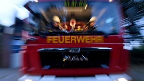 Brände: Zimmer in Flensburg gerät in Brand – 58-Jähriger stirbt
