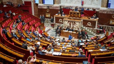 Comment la loi de « simplification » a finalement été adoptée par l’Assemblée nationale
