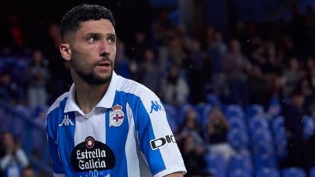 Zakaria Eddahchouri: Fußballprofi macht ein Selfie am Strand – dann stürzt er in die Tiefe