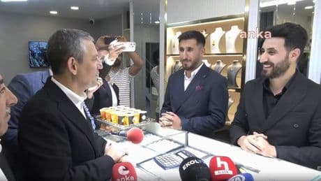 Özgür Özel'in Van'da kuyumcu esnafı ile diyaloğu gündem oldu: 'Bu hesabı Trabzon'da, Adana'da, Trakya'da da yaptım...'