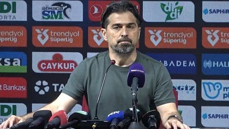 İlhan Palut: Bir galibiyet ile olmaz, su hala çenemizde!