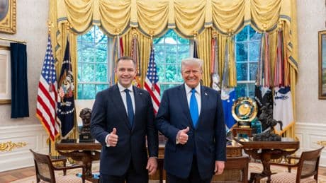En Europe, l'administration Trump promeut sa vision de la démocratie