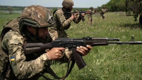 Krieg in der Ukraine: Russische Raketen treffen ukrainischen Truppenübungsplatz