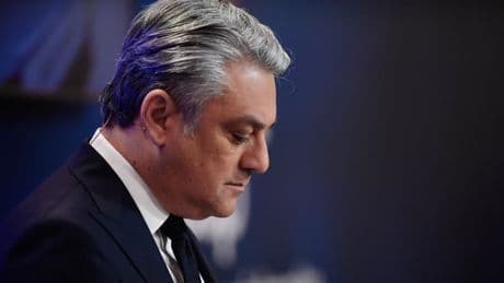 "Je ne m'enfuis pas", assure Luca de Meo aux salariés de Renault