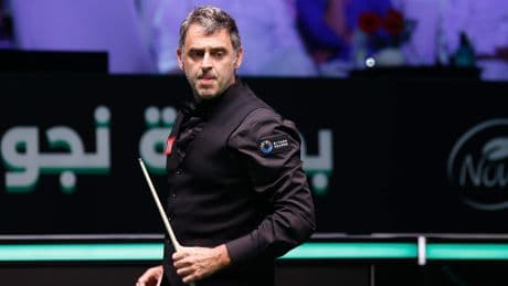 Ronnie O’Sullivan (49) schrijft geschiedenis met briljante en nooit eerder vertoonde prestatie in Saoedi-Arabië
