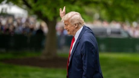 Trump reprocha a Zelenski boicotear un acuerdo de paz por negarse a reconocer Crimea como rusa: "Perderá todo el país"