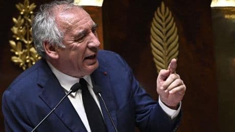 France: le gouvernement Bayrou échappe à une huitième motion de censure