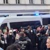 Er soll bei Palästina-Demo zugeschlagen haben: Mehrere Anzeigen gegen Beamten – Berliner Polizei ermittelt