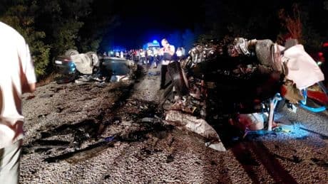 Çanakkale’de iki araç kafa kafaya çarpıştı: 6 kişi hayatını kaybetti
