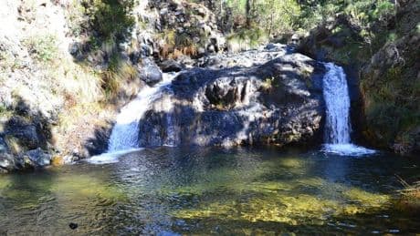 La ruta de senderismo entre pozas y cascadas que puedes hacer en Málaga en tres horas