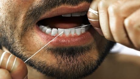 Experten warnen: Diese Zahnseide kann Ihre Gesundheit gefährden