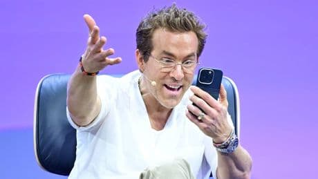 Plötzlich rief Betty (5) auf dem OMR-Festival an - Ryan Reynolds unterbricht Live-Interview
