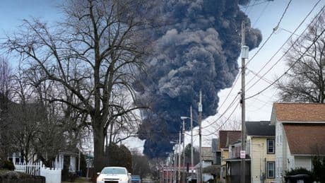 Is Norfolk Southern 'making it right' after Ohio derailment? New lawsuit adds to doubts