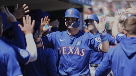 Rangers' Jung hits two-run home run for mom while facing brother on Mother's Day