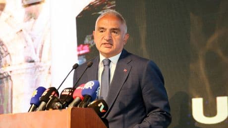 Bakan Ersoy turizmde hedefi açıkladı