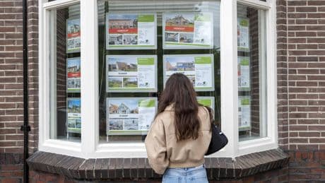 Randstedeling op zoek naar rust en ruimte stuwt huizenprijzen Drenthe naar recordhoogte: ’Zelfs hier is het nu onbetaalbaar voor jongeren’