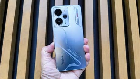 realme 14 5G: este vistoso y cuidado móvil tiene una batería para olvidarse de la carga