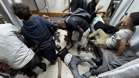 Más de 50 palestinos muertos en Gaza por disparos de tanques israelíes en una zona de reparto de alimentos