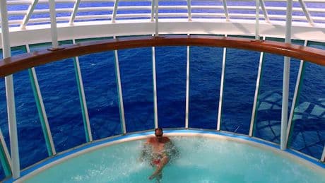 Kältekammer und privates Spa – Was Kreuzfahrtschiffe an Wellness bieten