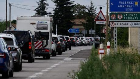 Bouchons : plus de 1 200 kilomètres recensés dans toute la France ce samedi, une situation exceptionnelle