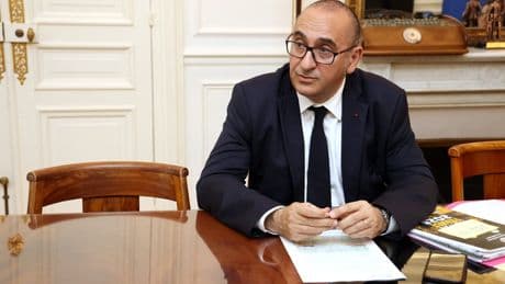 Île-de-France : des têtes de cochon découvertes devant des mosquées