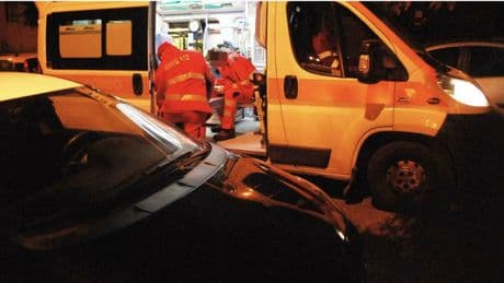Vicenza, 16enne accoltellato al petto: è grave. «Tentata rapina, colpito da un coetaneo»