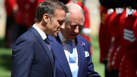 Faste royal et « entente amicale » au premier jour de la visite d'Etat d'Emmanuel Macron au Royaume-Uni