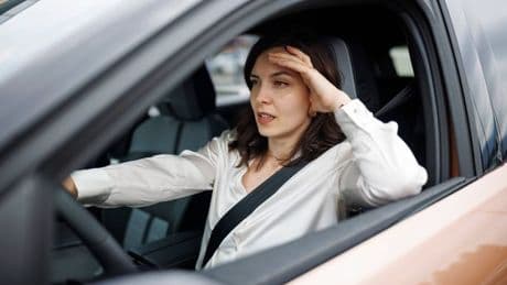 Woman faced with 'problem' after she parks on stranger's driveway