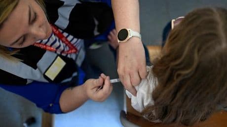 La HAS recommande un rattrapage vaccinal contre le papillomavirus humain pour tous jusqu’à 26 ans