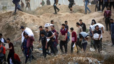 Al menos cuatro palestinos muertos por fuego israelí al ir a por comida mientras que Israel dice que fueron disparos de advertencia