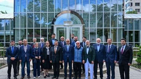 Bakan Uraloğlu, Uluslararası Koridorlar ve Türkiye Konferansı'na katıldı