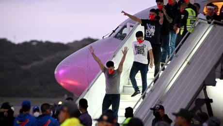 Venezolaanse migranten vrijgelaten uit gevangenis El Salvador in ruil voor 10 Amerikanen
