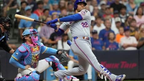New York Teams Struggle To Stay Alive In Baseball Playoff Fight