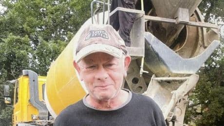 Grandad, 63, choked to death on chunk of steak after medic arrived with broken defibrillator