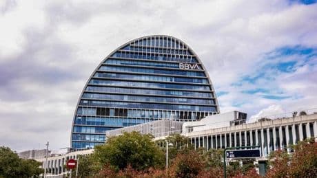 Manual para accionistas y clientes del BBVA y del Sabadell: ¿cómo te afectaría la fusión?