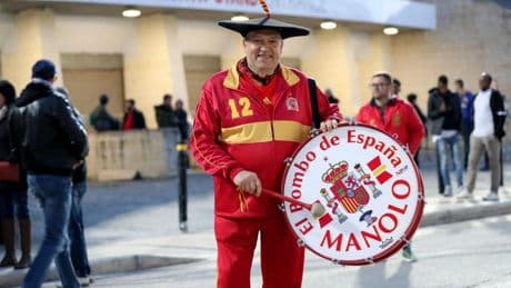 Manolo 'el del Bombo' vivía conectado a dos respiradores: sus allegados temen que el apagón pudiera afectarle