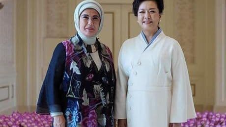 Emine Erdoğan, Şanghay İşbirliği Örgütü Zirvesi’nde lider eşleriyle buluştu
