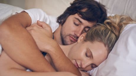 Tropennächte und Beziehungskrisen: Was Sie im Schlafzimmer lieber lassen sollten