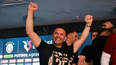 Galatasaray'da kalacak mı? Okan Buruk'tan Victor Osimhen açıklaması!
