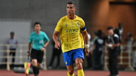<p>Il calcio globalizzato&nbsp;senza un centro di gravit&agrave;</p>