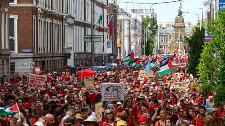 Des dizaines de milliers de manifestants dénoncent un «génocide» à Gaza en défilant à La Haye et Bruxelles