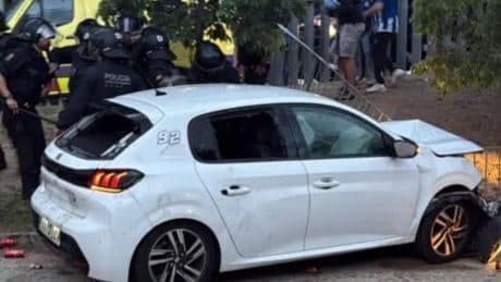 La juez deja en libertad a la conductora del atropello de Cornellà: le retira el carné y la causa está abierta por los presuntos delitos contra la seguridad vial, lesiones y desobediencia