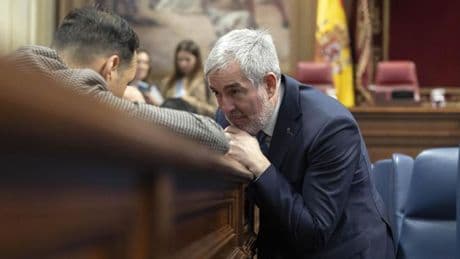 Canarias quiere que los municipios 'boicoteen' la venta de casas a extranjeros