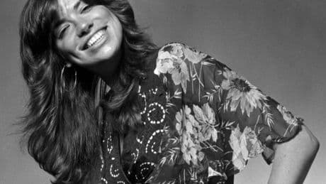 Carly Simon Charts Her First Hit On One List With A Decades-Old Tune