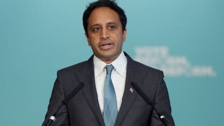 Jenrick urges Farage to sack right-hand man Zia Yusuf over antisemitic post row