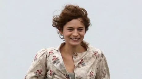 Emma Corrin films with Jack Lowden in first-look at new Pride and Prejudice