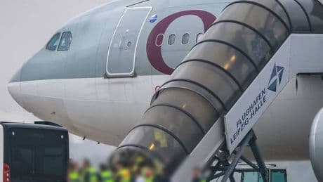 Uno fordert sofortigen Abschiebe-Stopp: Abschiebeflug für Straftäter nach Afghanistan gestartet